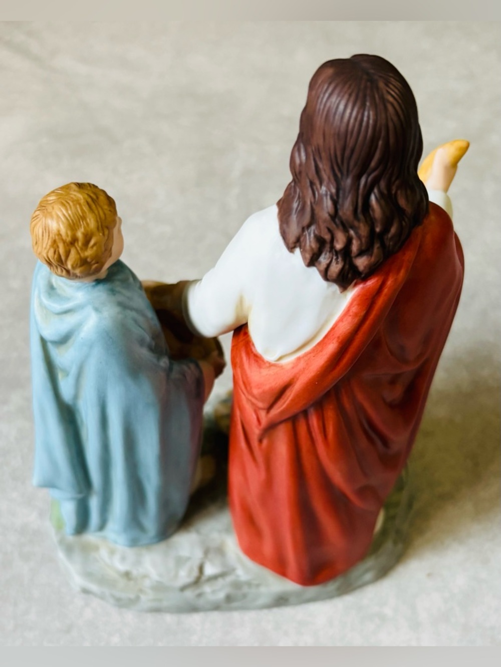 Vintage “Feeding the Multitudes" Jesus Figurine - Picture 3 of 11